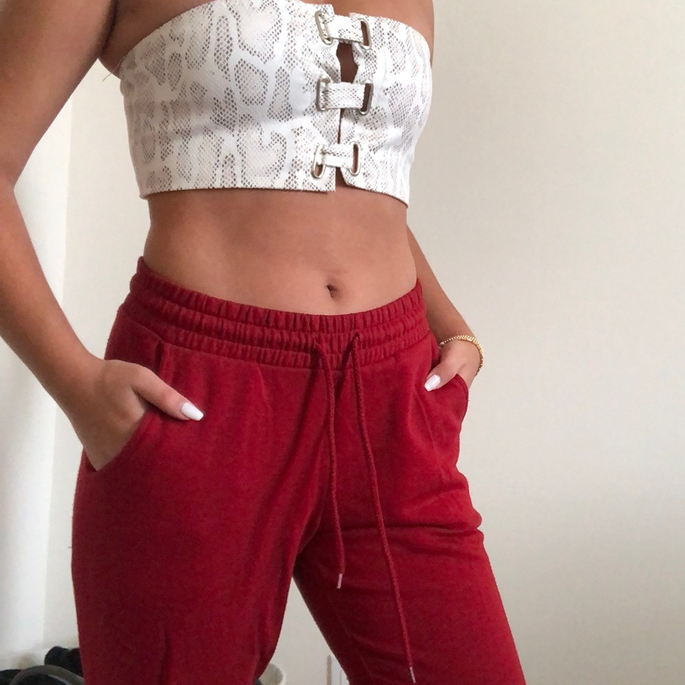 Forever 21 Red comfy sweatpants. S